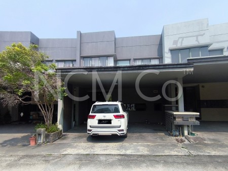 Terrace House For Auction at Mirage By The Lake