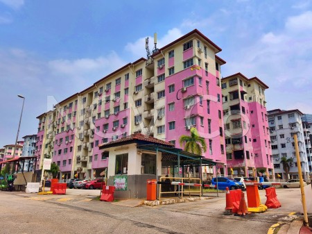 Apartment For Auction at Salvia Apartment