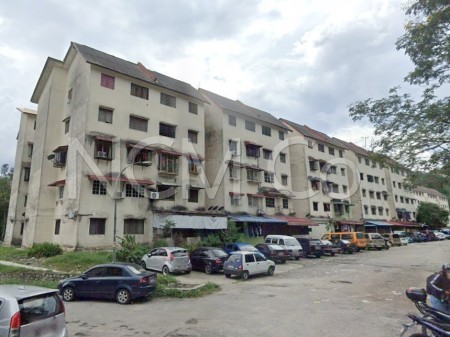 Flat For Auction at Taman Pinggiran Delima