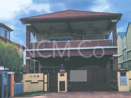Bungalow House For Auction at Le Putra Avenue