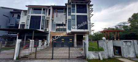 Terrace House For Auction at Maple Terrace