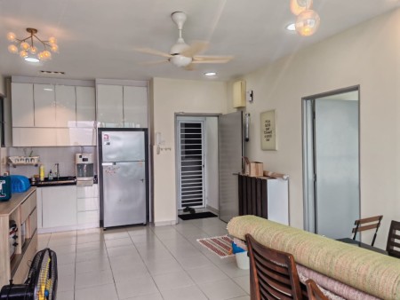 Serviced Residence Room for Rent at The Zizz