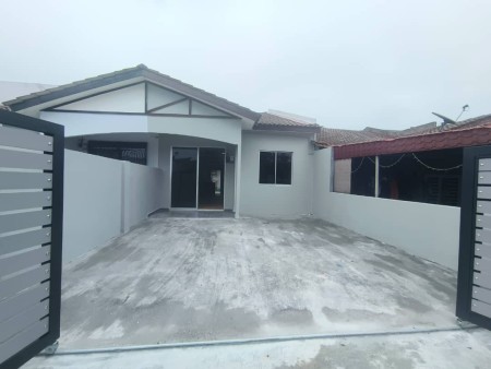 Terrace House For Sale at Bukit Sentosa