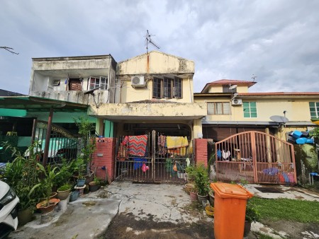 Terrace House For Sale at Kampung Melayu Ampang