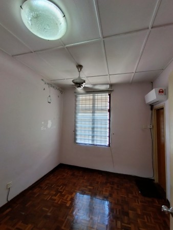 Terrace House For Sale at Damansara Emas