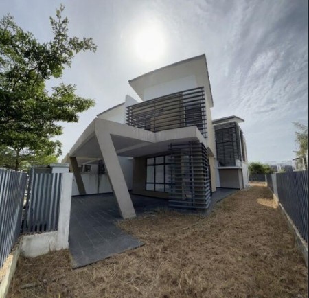 Terrace House For Sale at Laman Glenmarie