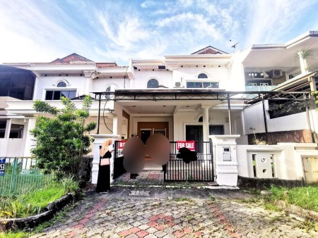 Terrace House For Sale at Section 7