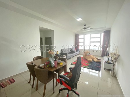 Condo For Auction at Palmyra Residence