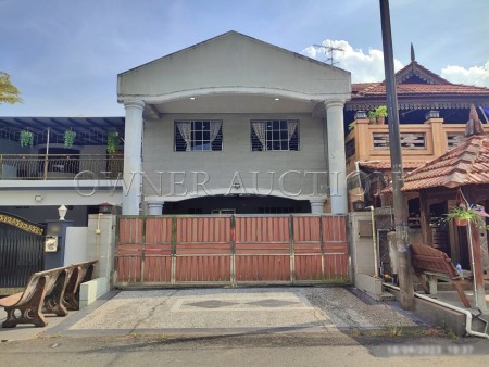 Terrace House For Auction at Taman Tampoi Indah