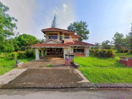 Bungalow House For Auction at Bukit Merah Laketown