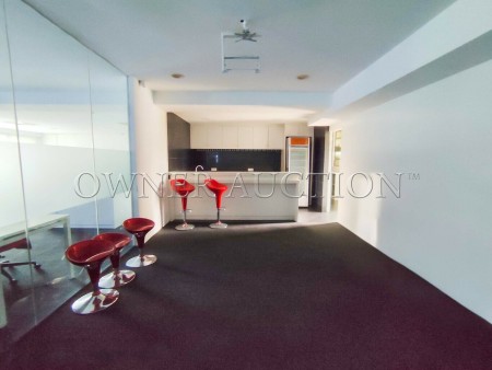 Shop Office For Auction at 3 Two Square
