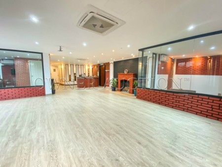 Apartment For Auction at Pusat Komersial LGSB