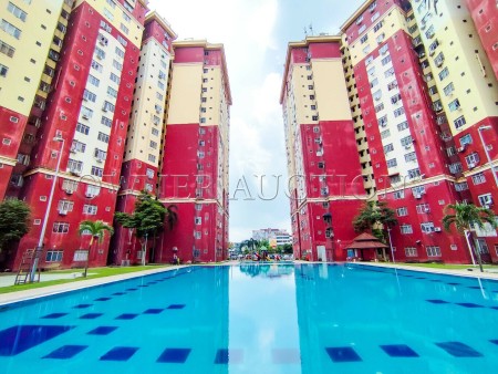 Apartment For Auction at Mentari Court 1