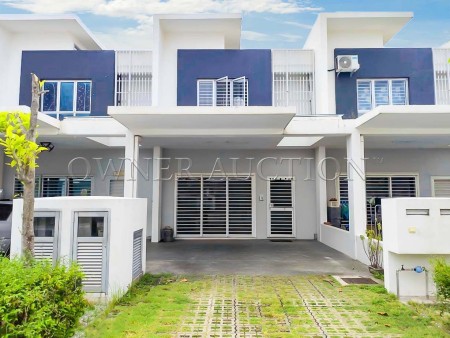 Terrace House For Auction at Casa Green