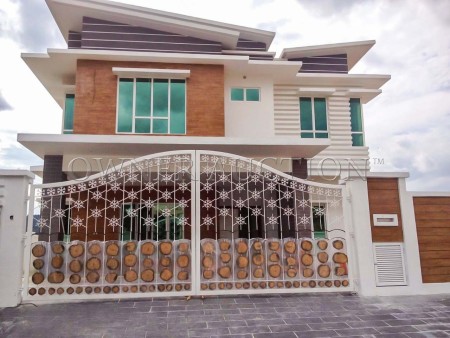 Bungalow House For Auction at Bandar Seri Putra