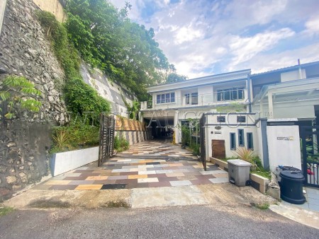 Terrace House For Auction at Taman Zooview