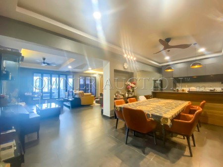 Terrace House For Auction at Taman Zooview