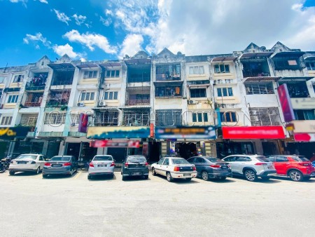 Apartment for Auction