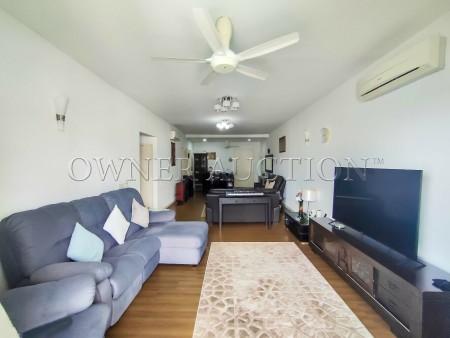 Condo For Auction at Elit Heights