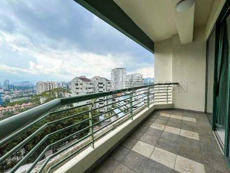 Condo For Auction at Araville