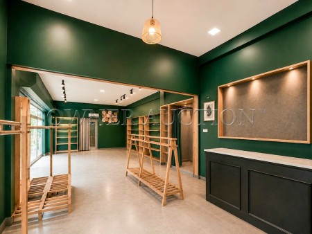 Shop Office For Auction at Space U8
