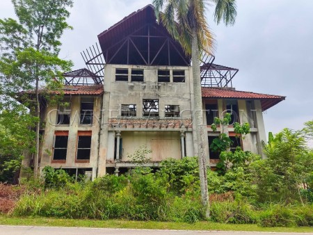 Bungalow House For Auction at Taman Tuanku Jaafar