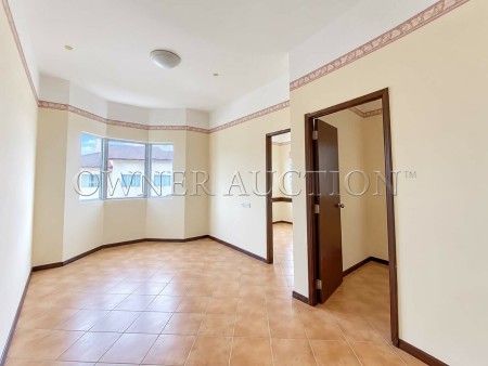 Apartment For Auction at PD Tiara Bay Apartment
