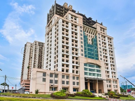Apartment For Auction at Larkin Utama