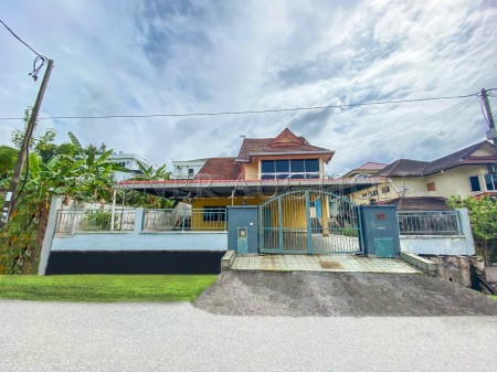 Bungalow House For Auction at Taman Sri Hijau