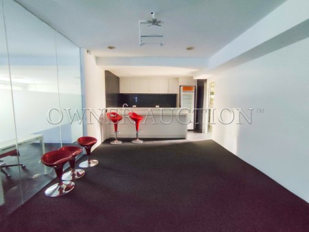 Shop Office For Auction at 3 Two Square