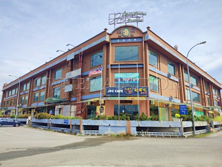 Retail Space For Auction at Glamour Square