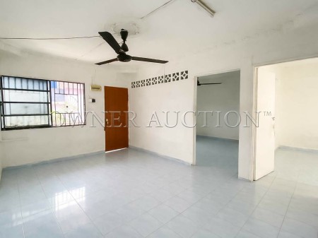 Apartment for Auction