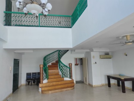 Condo For Rent at Villa Scott