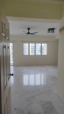 Apartment For Sale at Vista Prima
