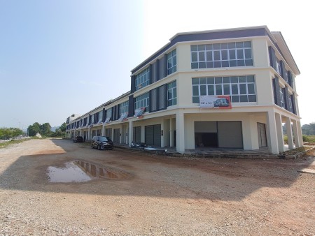 Shop For Sale at Kawasan Perindustrian Gopeng