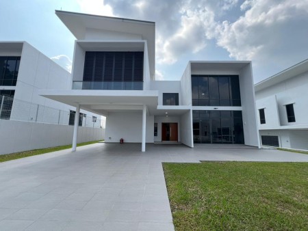 Bungalow House For Sale at Seksyen U10