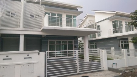 Semi D For Rent at Bandar Saujana Putra