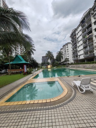 Condo For Rent at Brem Park