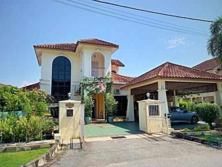 Bungalow House For Sale at Penang Golf Resort