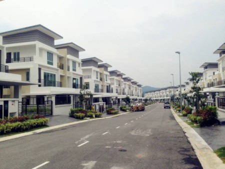 Semi D For Rent at Regency Parc