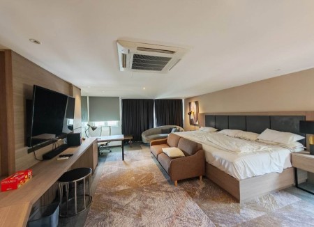 Condo Room for Rent at Sunset Villa