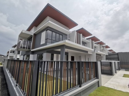 Terrace House For Sale at Bandar Puncak Alam