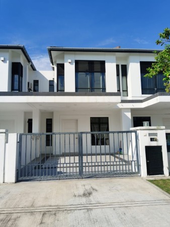 Terrace House For Rent at Graham Garden