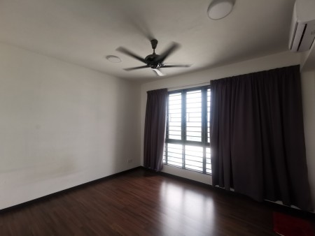 Serviced Residence Room for Rent at Silk Sky