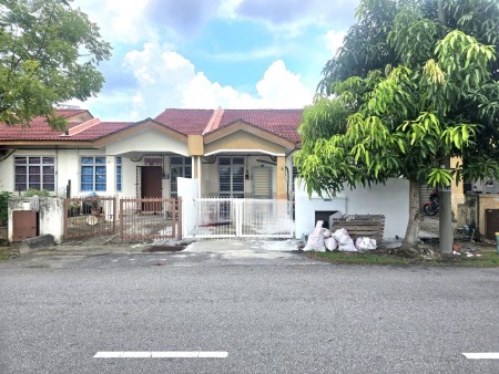 Terrace House For Sale at Taman Pinggiran Cyber