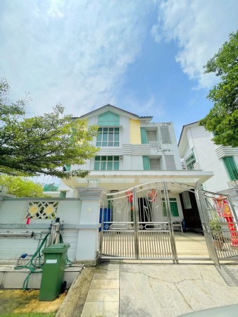 Bungalow House For Sale at Tiara Residence