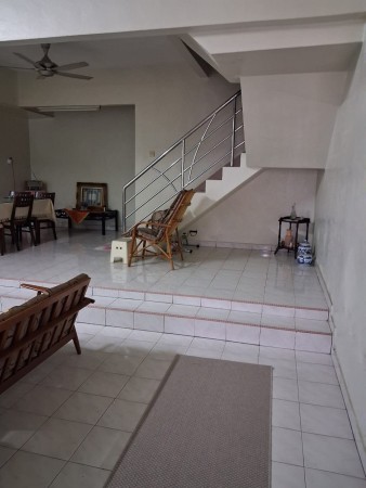 Terrace House For Sale at Island Glades