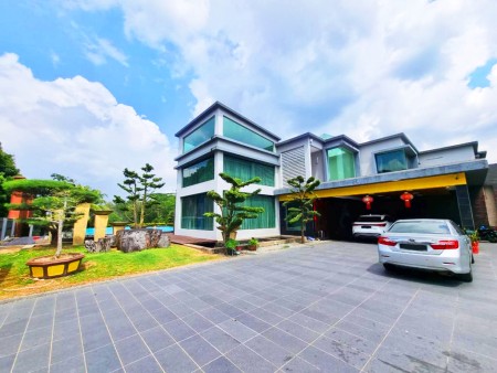 Bungalow House For Sale at Impian Heights