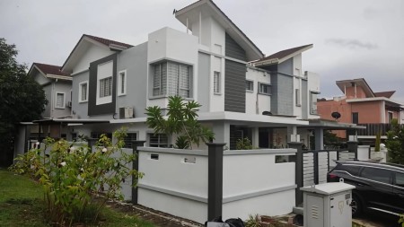 Bungalow House For Sale at D'Alpinia