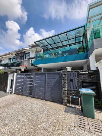 Terrace House For Rent at Lake Fields